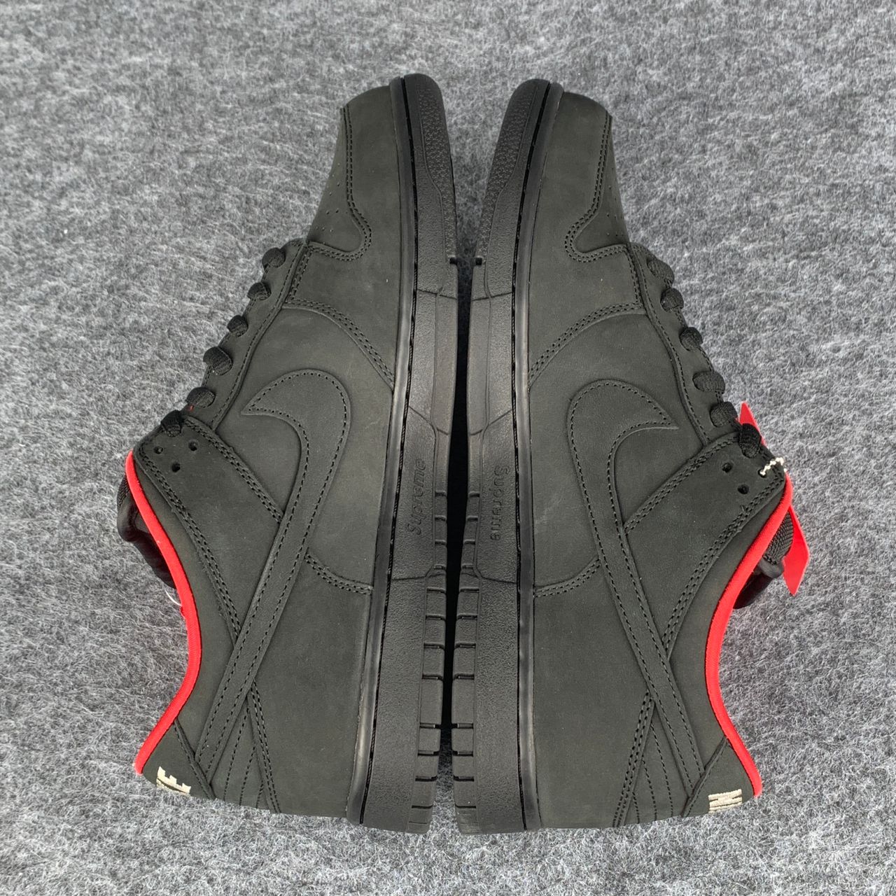 Supreme x Nike Dunk Low SB 'Black'